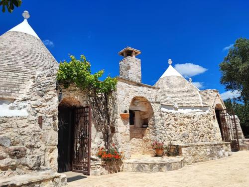 Trulli Del Panorama — Villa Castelli
