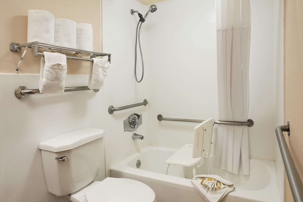 Days Inn by Wyndham Santa Fe New Mexico - photo 13