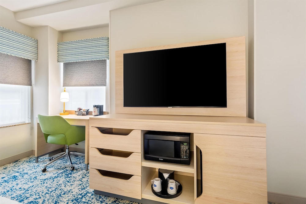 Hampton Inn & Suites St. Petersburg Downtown - photo 9