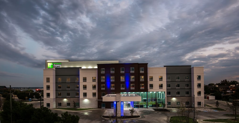 Holiday Inn Express & Suites Garland E Lake Hubbard I30 by IHG in Garland, United States