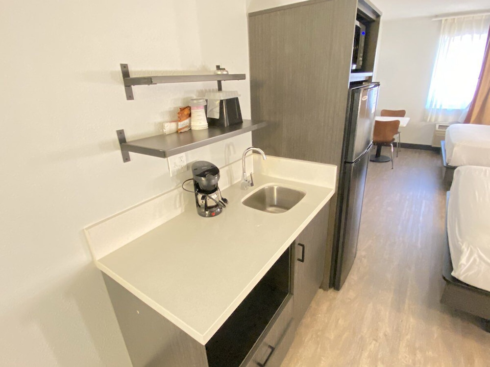 Pinetop Studio Suites - photo 19