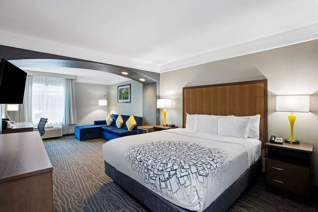 La Quinta Inn & Suites by Wyndham Manteca Ripon - photo 19