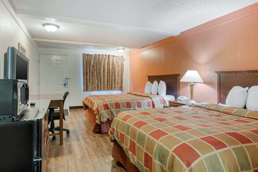 Rodeway Inn Auburn Hills Detroit - photo 14