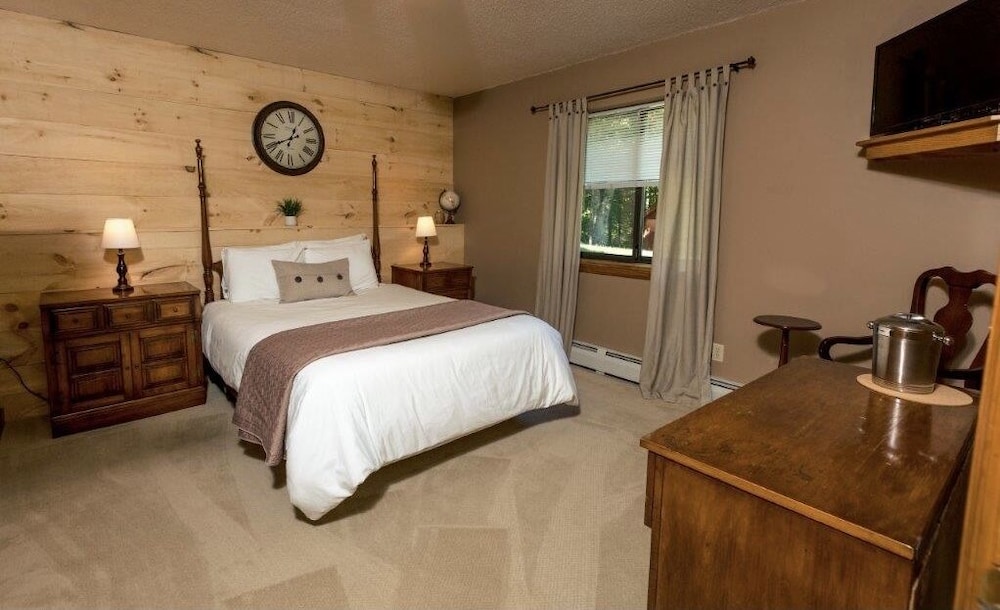 Snowed Inn - photo 9