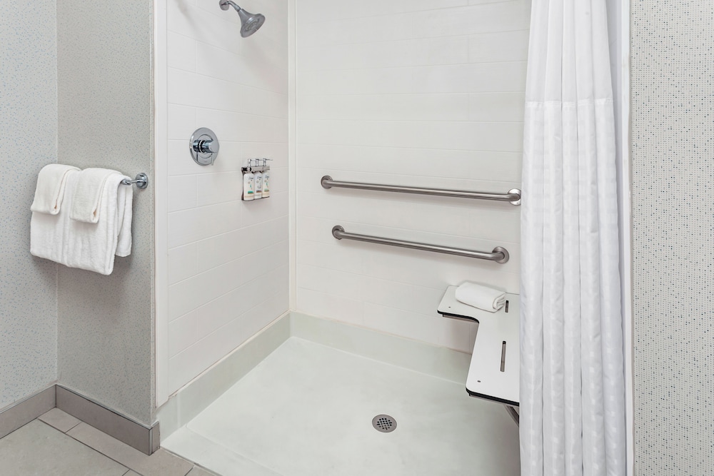 Holiday Inn Express Hotel & Suites Chicago South Lansing by IHG - photo 22