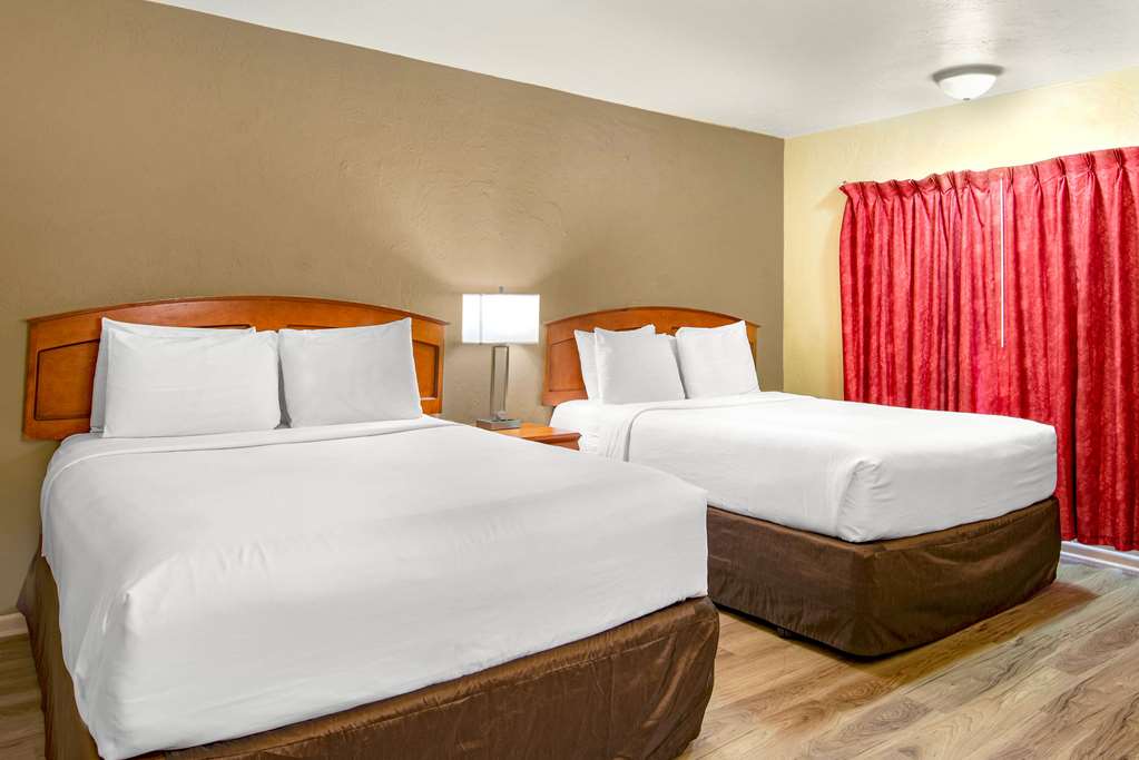 Econo Lodge Inn & Suites Durango - photo 14