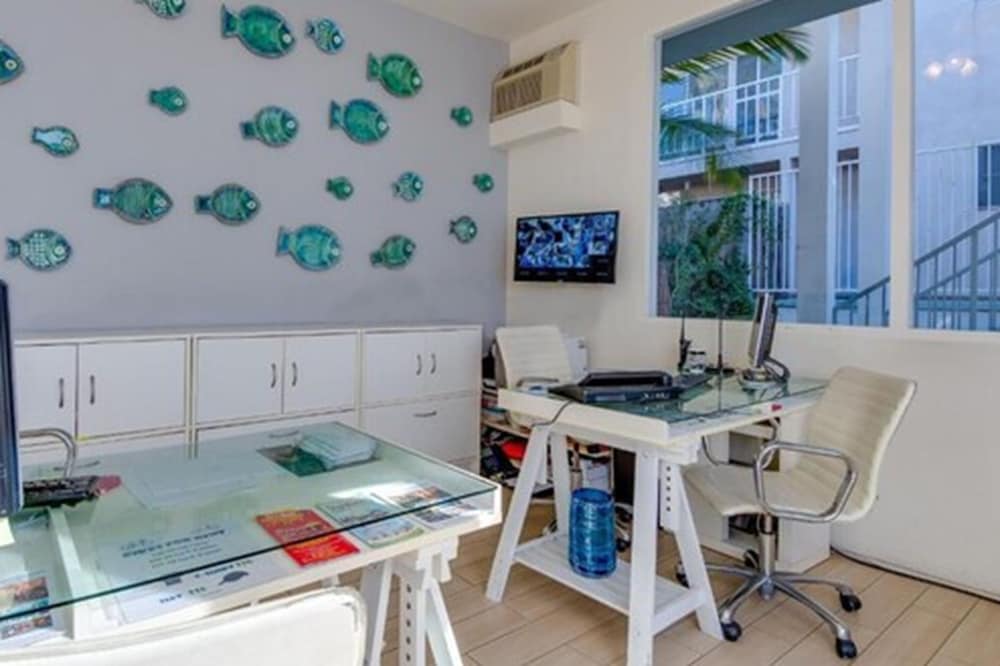 Bayside Hotel - photo 4