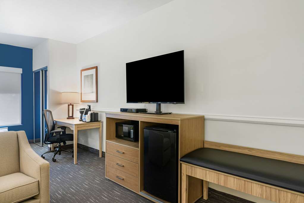 Best Western Plus Westgate Inn & Suites - photo 12