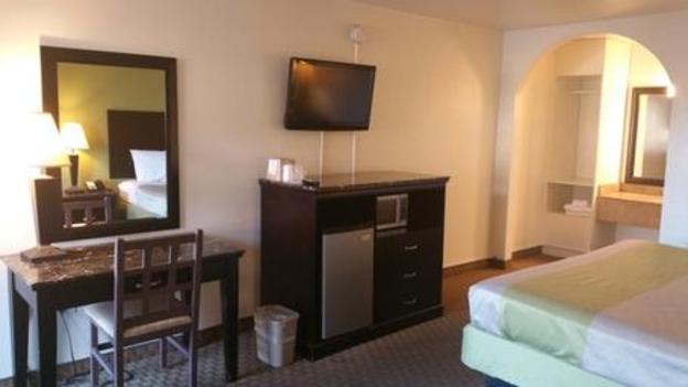 Travelodge By Wyndham Lafayette - photo 22