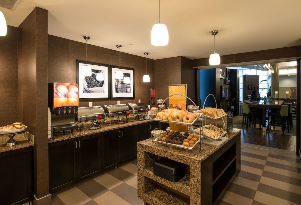 Hampton Inn & Suites Boston Crosstown Center - photo 47