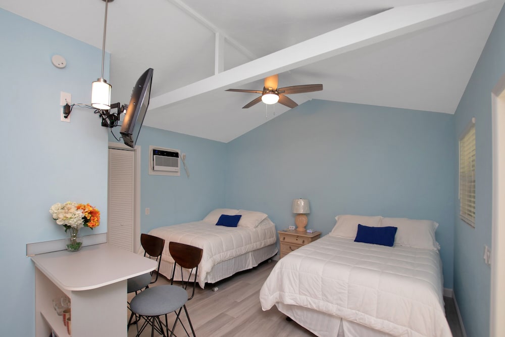 Sunset Cove Beach Resort - photo 26