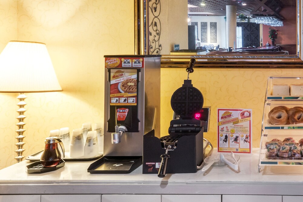 Econo Lodge Winter Haven East - photo 45