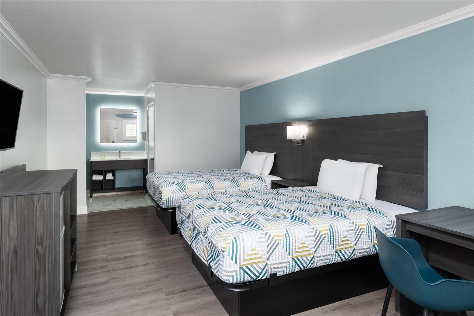 Red Lion Inn & Suites Lemoore - photo 8