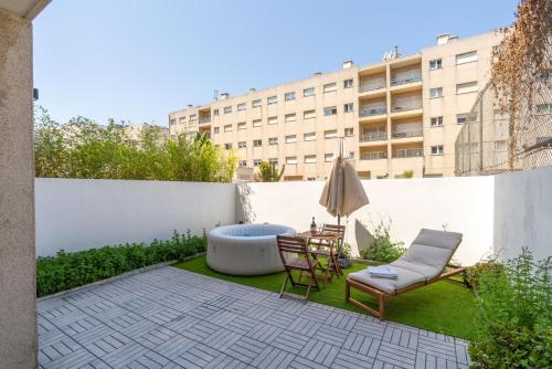 HostWise Modern Flat w Terrace Near the Beach — 4-Star Luxury Hotel in Matosinhos, Portugal
