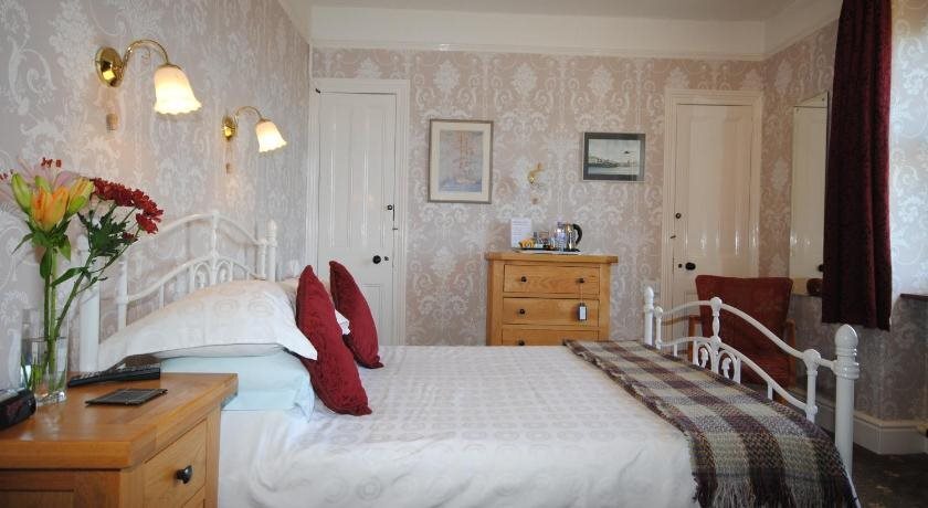 Wellington House — 4-Star Luxury Hotel in Falmouth, United Kingdom