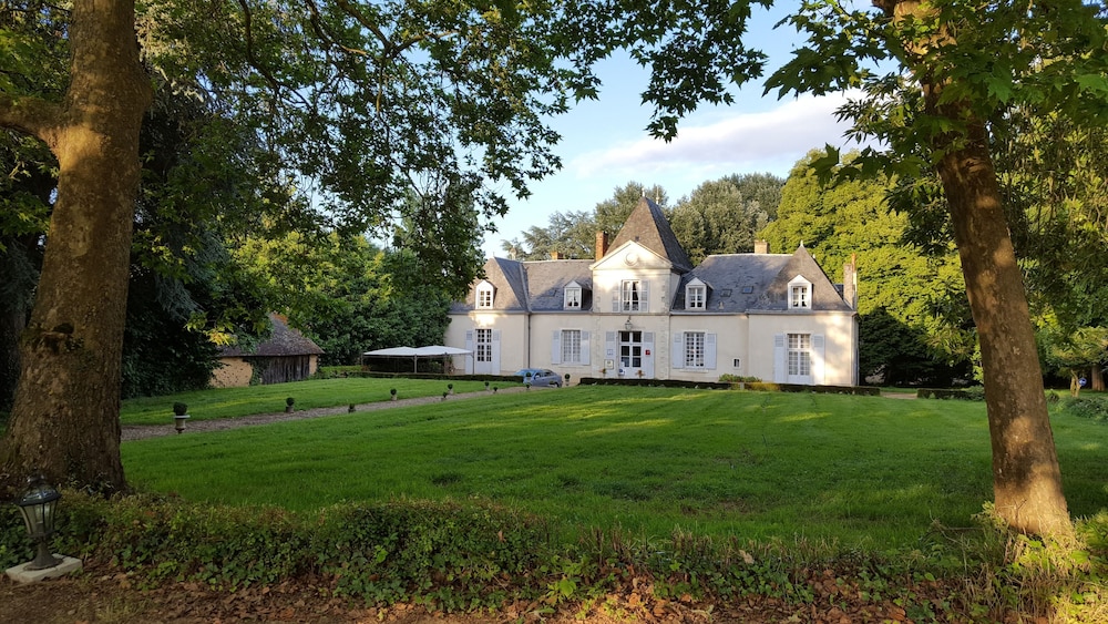 Domaine De Chatenay Le Mans — hotel in Saint-Saturnin-Les-Avignon