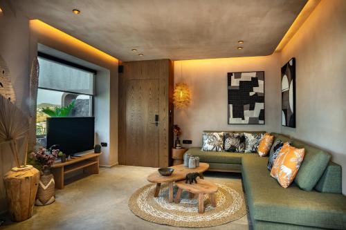 Paragon Suites 1 — Unknown City — photo 2
