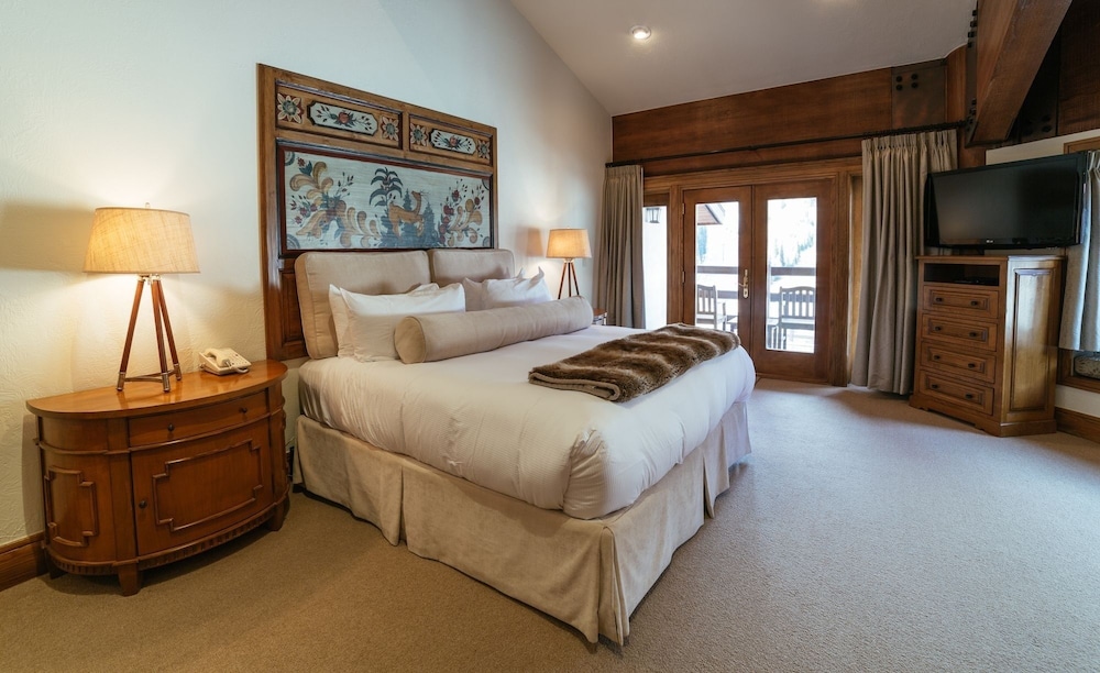 Luxury King Room Hotel Room - photo 2