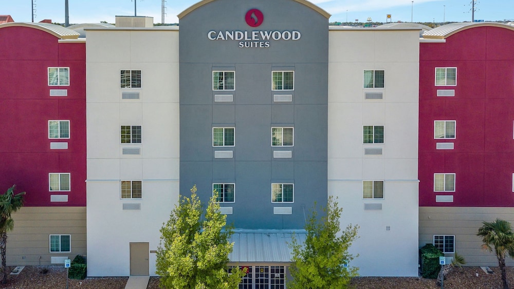 Candlewood Suites San Antonio Downtown an IHG Hotel - photo 2