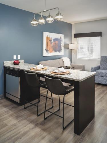 stayAPT Suites Killeen Fort Cavazos - photo 3