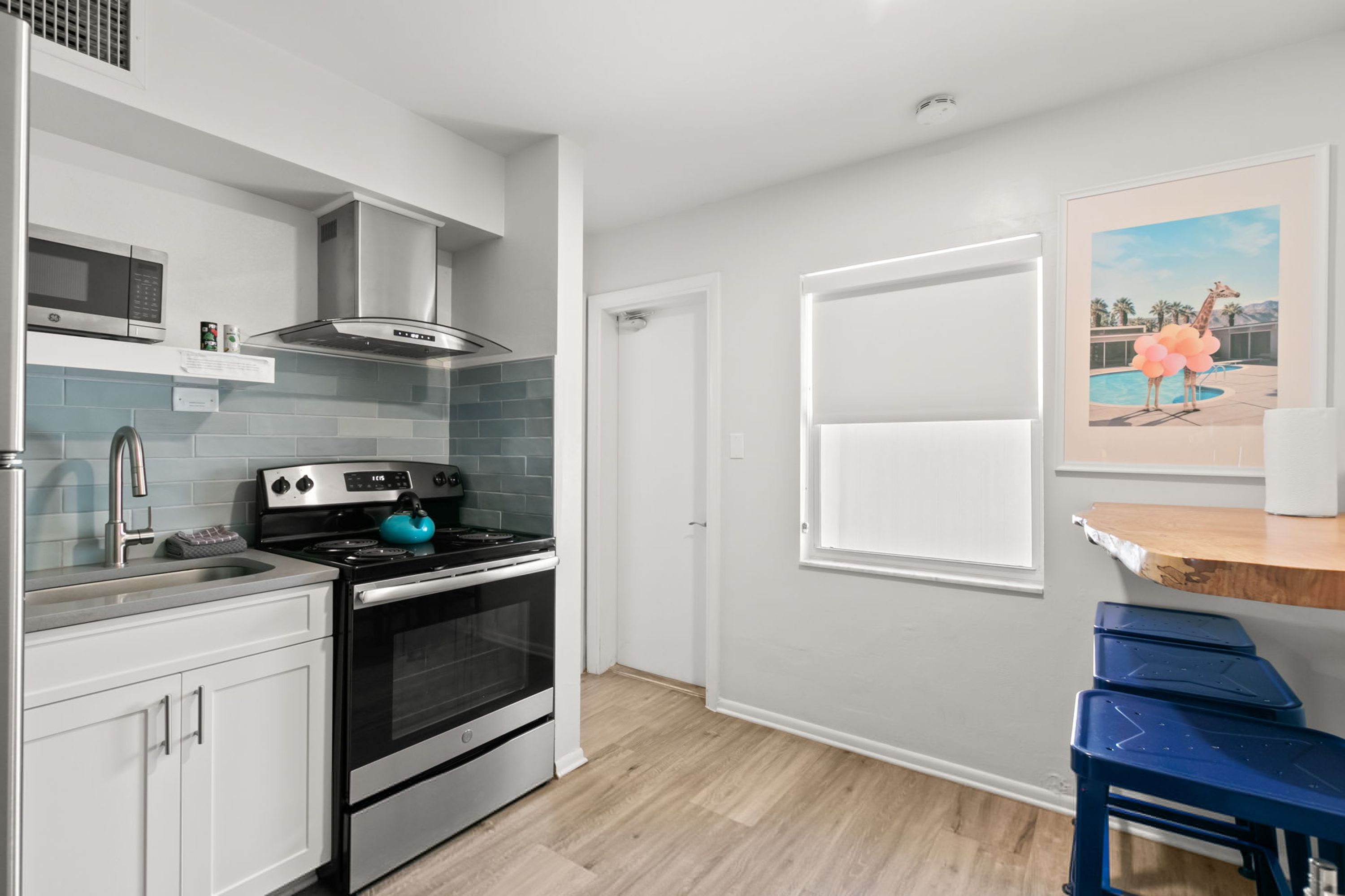 Studio w King Bed Heated Pool Steps to Beach in Clearwater, United States