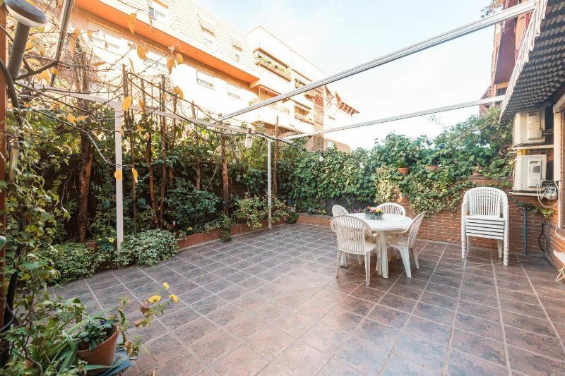 Vivienda Familiar Con Jardin Junto a Ifema — 4-Star Luxury Hotel in Madrid, Spain