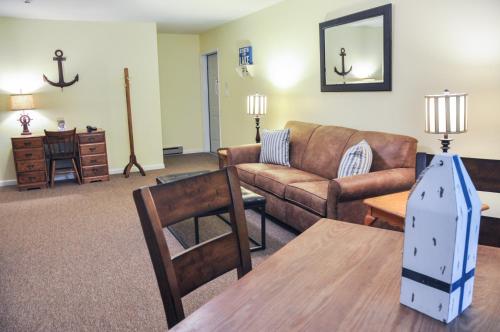 East Shore Lodging - photo 35