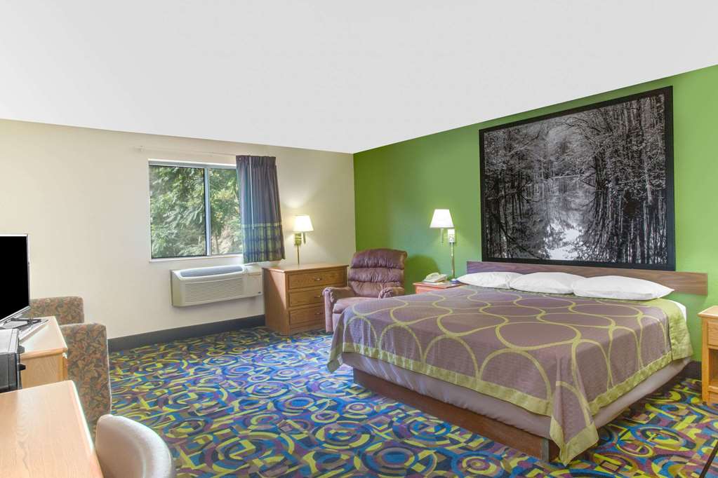 Super 8 by Wyndham Radford VA - photo 10
