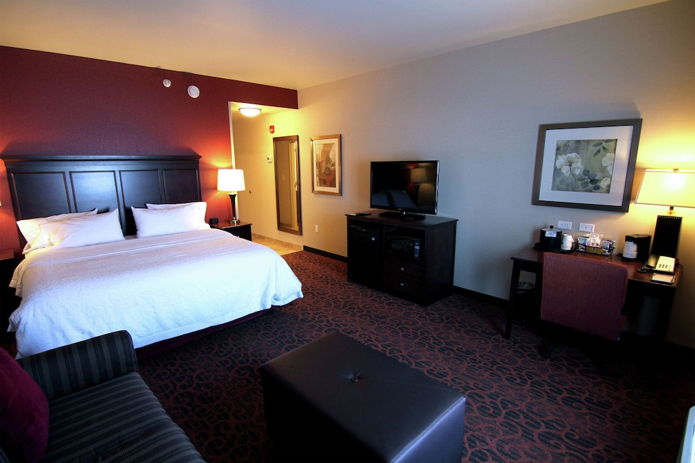 Hampton Inn & Suites Grand Forks - photo 16