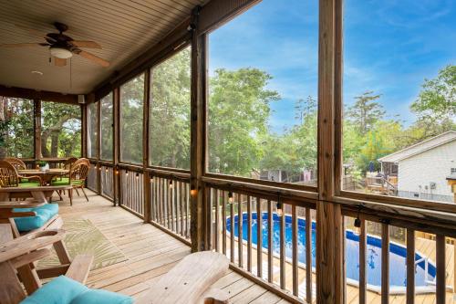 Woodlands Wonder by Oak Island Accommodations - photo 42