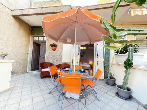 Casa Palma a 100 passi dal mare — 4-Star Luxury Hotel in Marina Di Ragusa, Italy