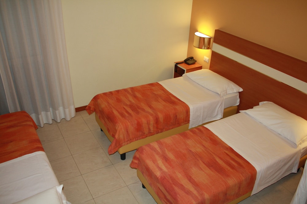 Hotel Gf — Cesano Boscone — photo 5