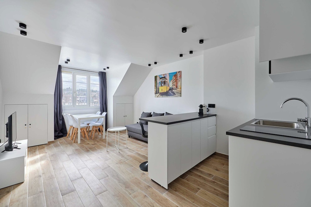 Studio in the Heart of Deauville Near Place Morny — 4-Star Luxury Hotel in Deauville, France