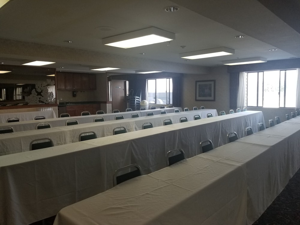 Shilo Inn Suites Salem - photo 23