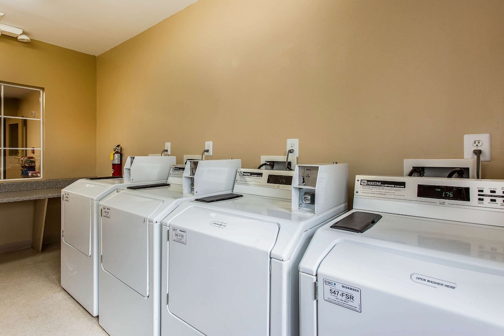 Suburban Studios near University of North Carolina Charlotte - photo 15