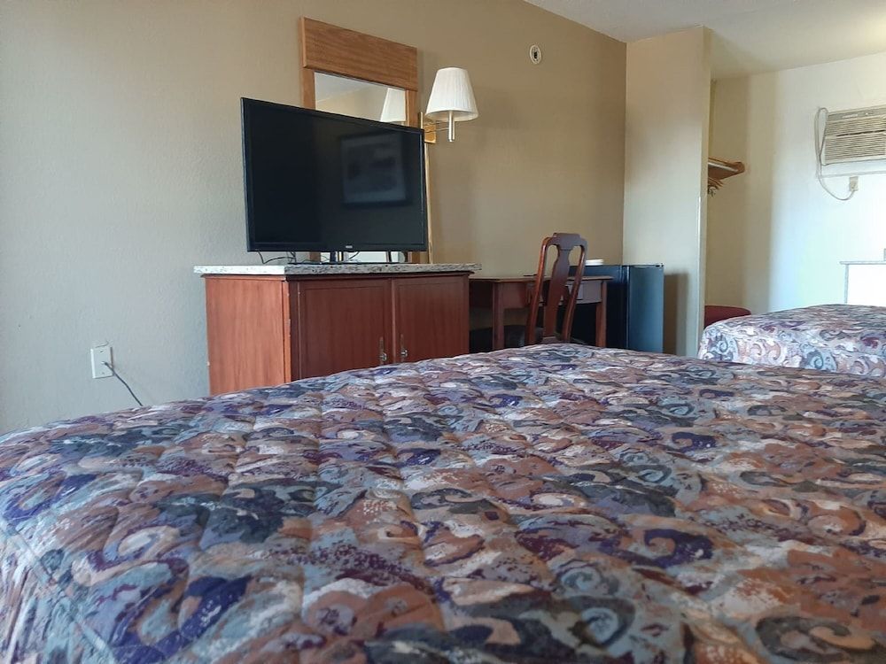 Super 8 Jonesville Elkin Area - photo 11