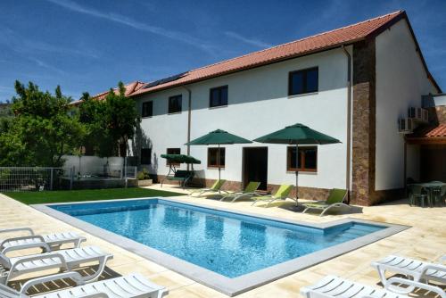 Spacious Villa in Celorico de Basto with Private Pool — 4-Star Luxury Hotel in Celorico De Basto, Portugal