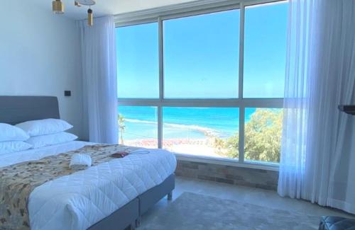 Sea View Apartment — 4-Star Luxury Hotel in Bat Yam, Israel