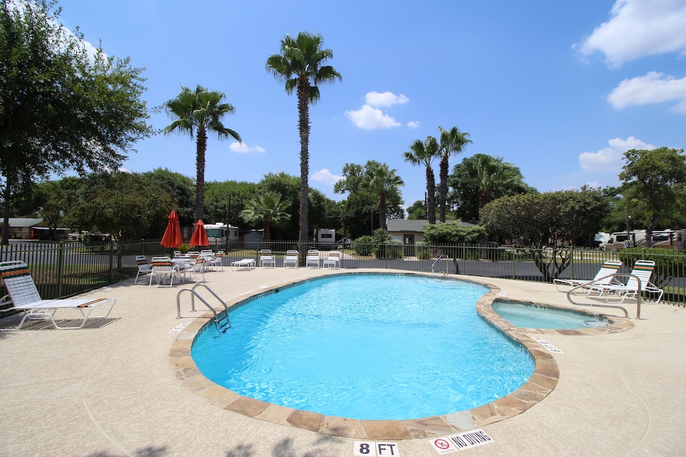 Travelers World RV Resort - photo 9