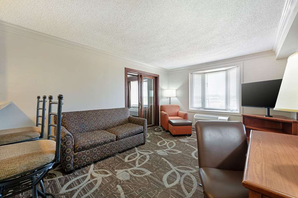 Best Western Plus Mid Nebraska Inn & Suites - photo 40