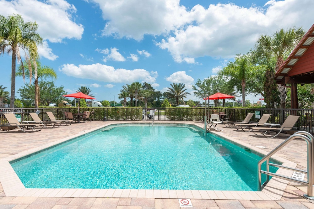 Clarion Inn Ormond Beach at Destination Daytona - photo 42
