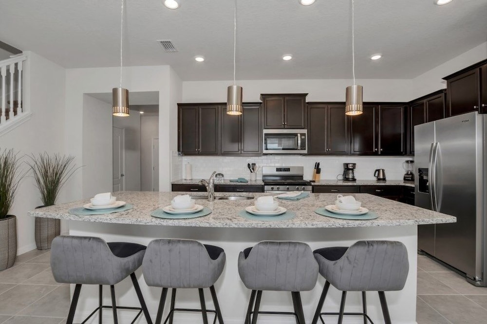 Brand New Home In Top Rated Resort Solterra 5 Bedroom Townhouse by Redawning - photo 18