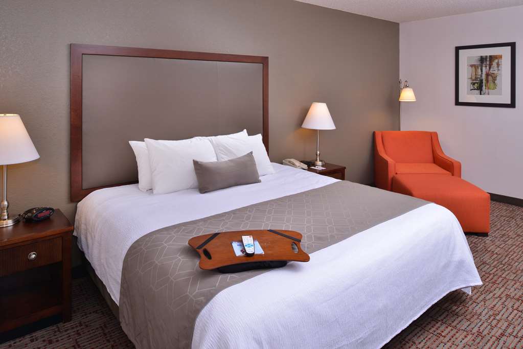 Best Western Plus Wichita West Airport Inn - photo 10