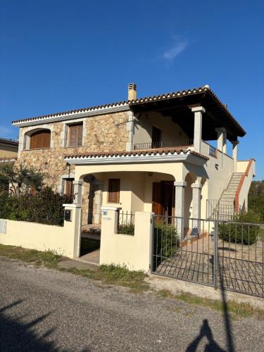 Villetta In Sardegna Piano Terra Con Giardino — Posada