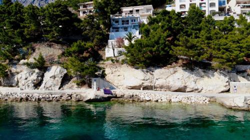 Apartments Jaković — 4-Star Luxury Hotel in Brela, Croatia