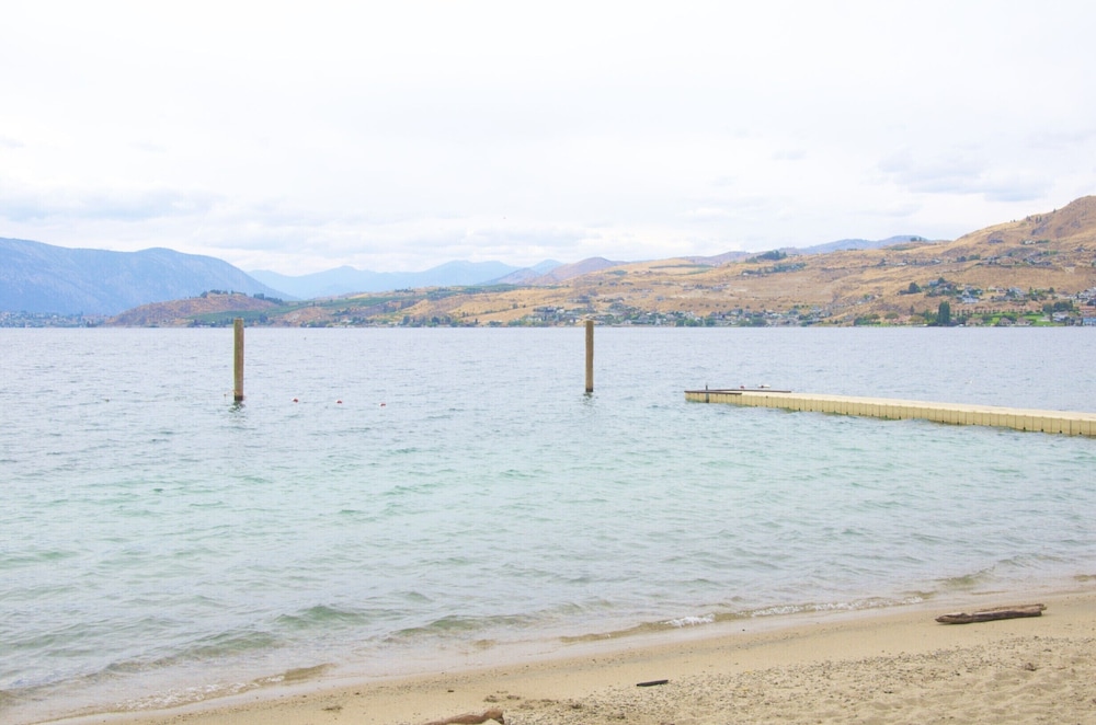 Lakeside Lodge And Suites - photo 42