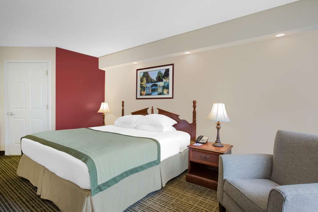 Baymont by Wyndham Tuscaloosa - photo 11