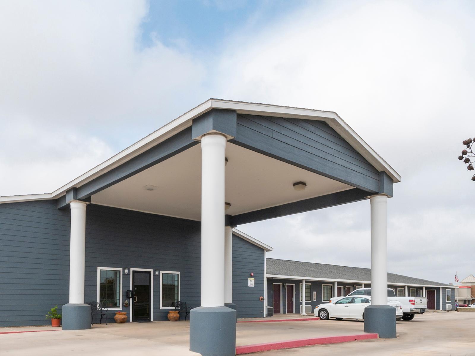 Oyo Hotel Pearsall I 35 West - photo 3