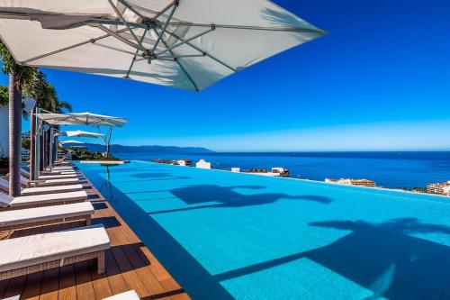 1008 Soho Pv Best 2 Br Rooftop Pool — 4-Star Luxury Hotel in Puerto Vallarta, Mexico