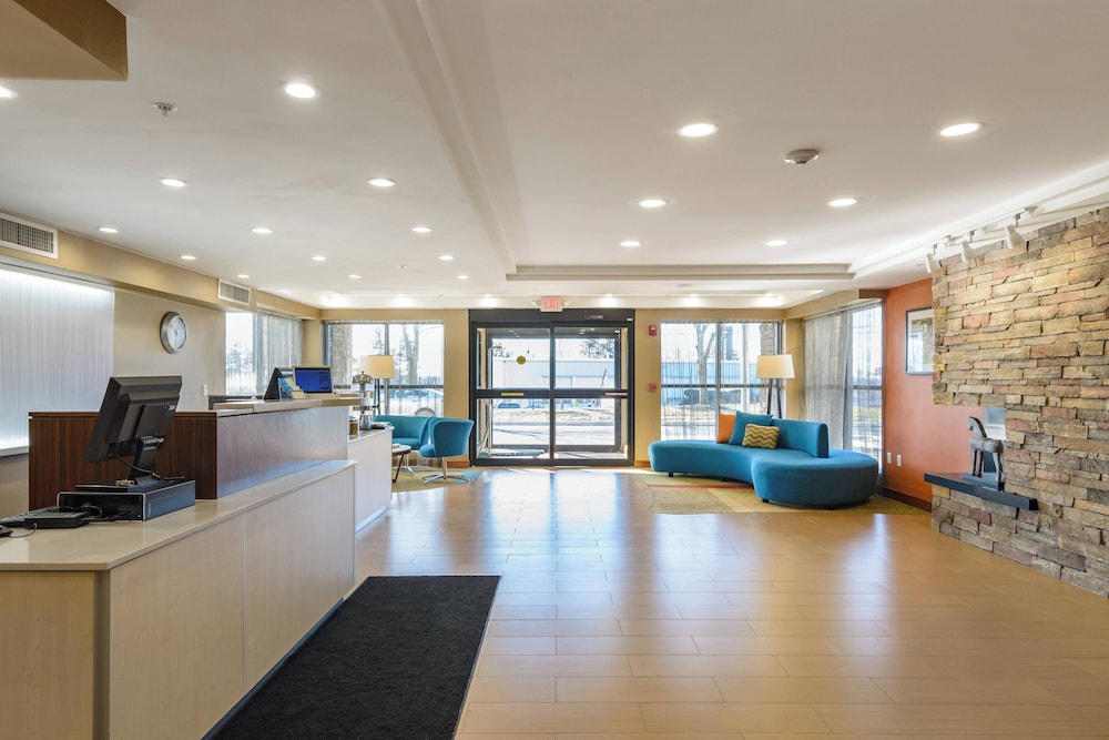 Fairfield Inn by Marriot Manchester Boston Regional Airport - photo 5